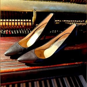 MICHAEL KORS 7.5 HEELS black leather. No scuffs. No damage. Work evening office